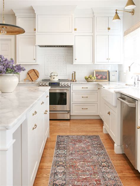 can brass handles on cabinets and stainless steel appliances|Mixing Metals: Handles, Taps & Appliances.